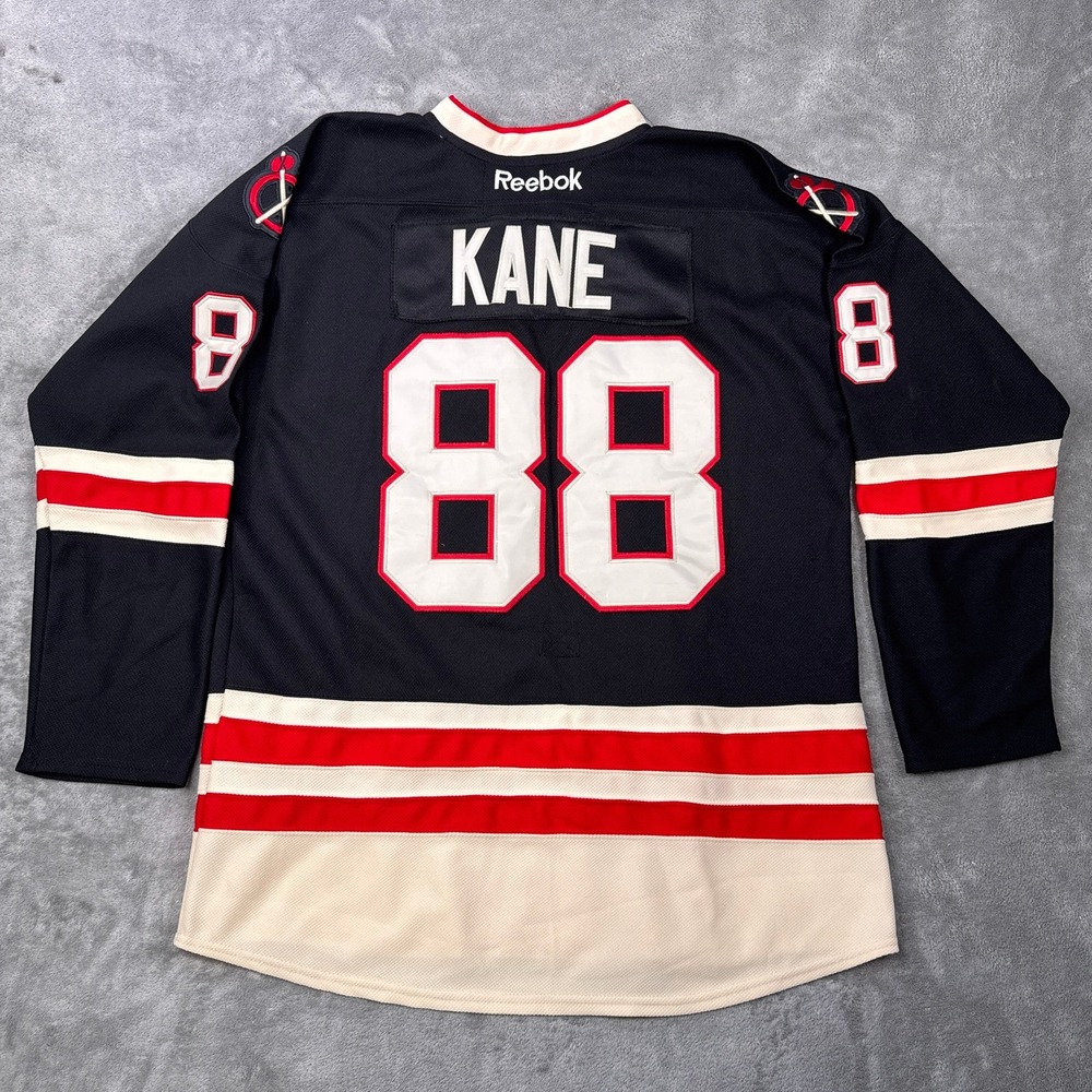Reebok Hockey Jersey Mens 2XL Black Chicago Blackhawks Patrick Kane Fight Strap